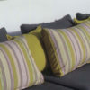 Tissu Dralon très résistant traité Téflon à rayures bayadères vert anis, beige et aubergine pour la confection de coussins d'extérieur et d'intérieur, rideaux, accessoires de décoration, sac